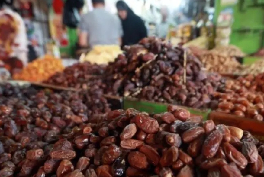 مع اقتراب شهر الرحمة والغفران.. حملة جديدة لمقاطعة التمور الجزائرية بالأسواق المغربية