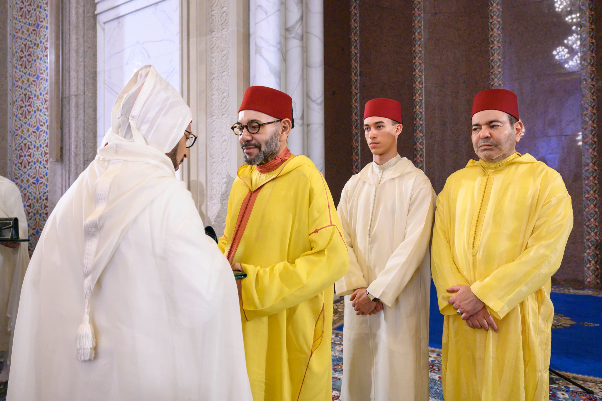 أمير المؤمنين يترأس بمسجد الحسن الثاني بالدار البيضاء حفلا دينيا إحياء لليلة القدر المباركة