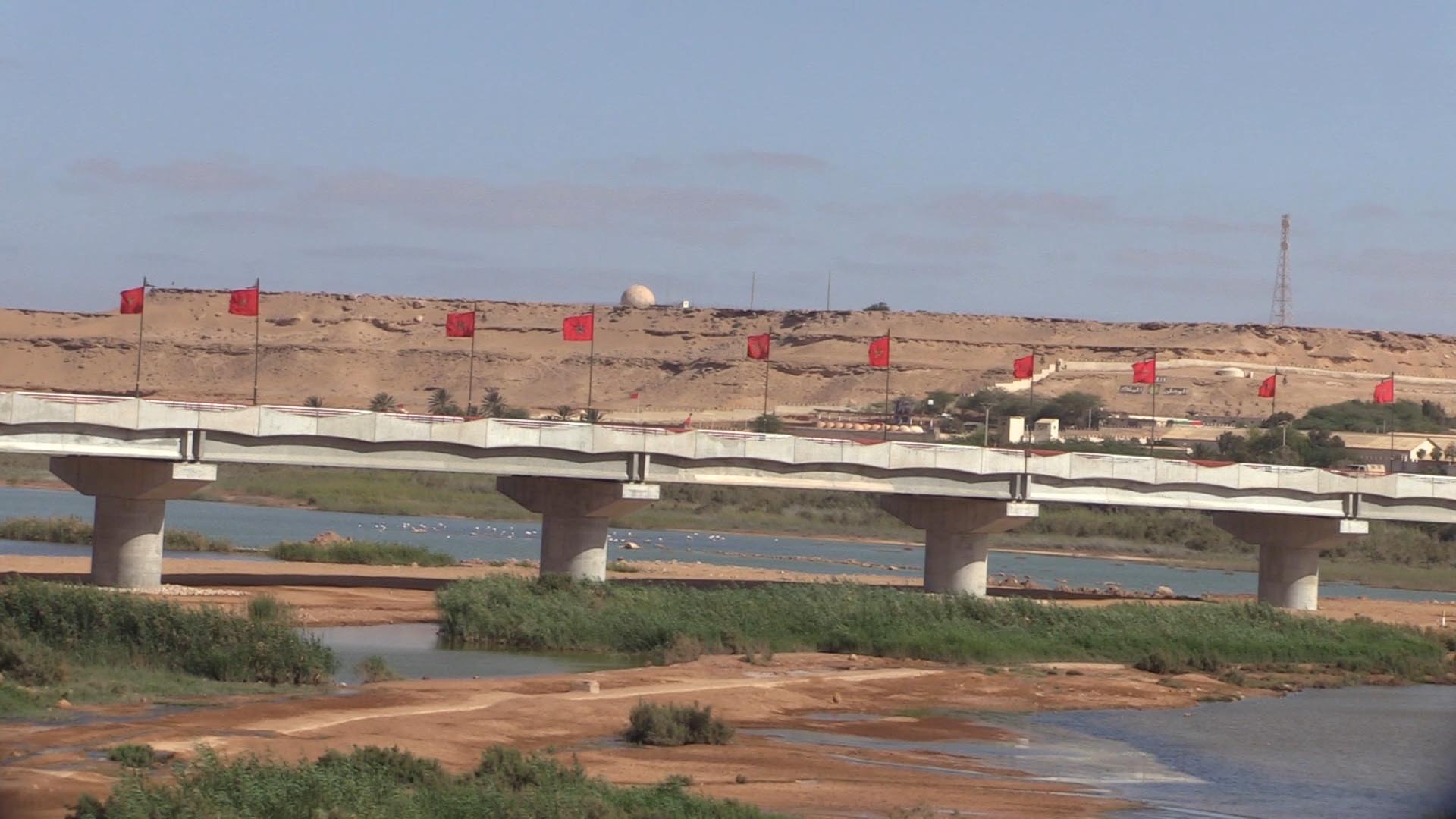 العيون.. تشغيل قنطرة كبيرة على وادي الساقية الحمراء