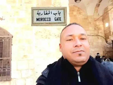 "عبداللطيف وهبي" على حق..لكن " "لِي طَاحَ فِي المَقْلَى يَتَقَلَّى".