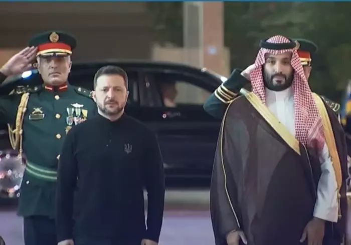 محمد بن سلمان يستقبل زيلينسكي.. والسعودية تؤكد دعمها للحل السلمي