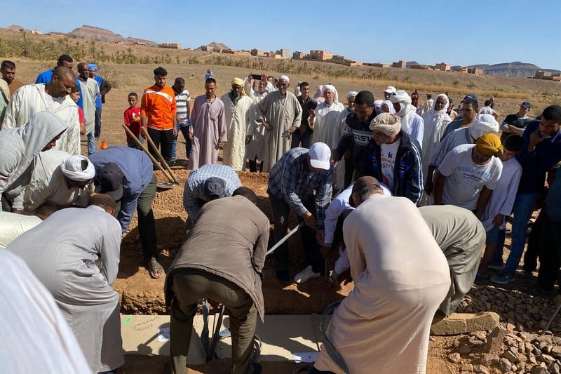 جثمان مغربي باليونان يوارى الثرى بألنيف