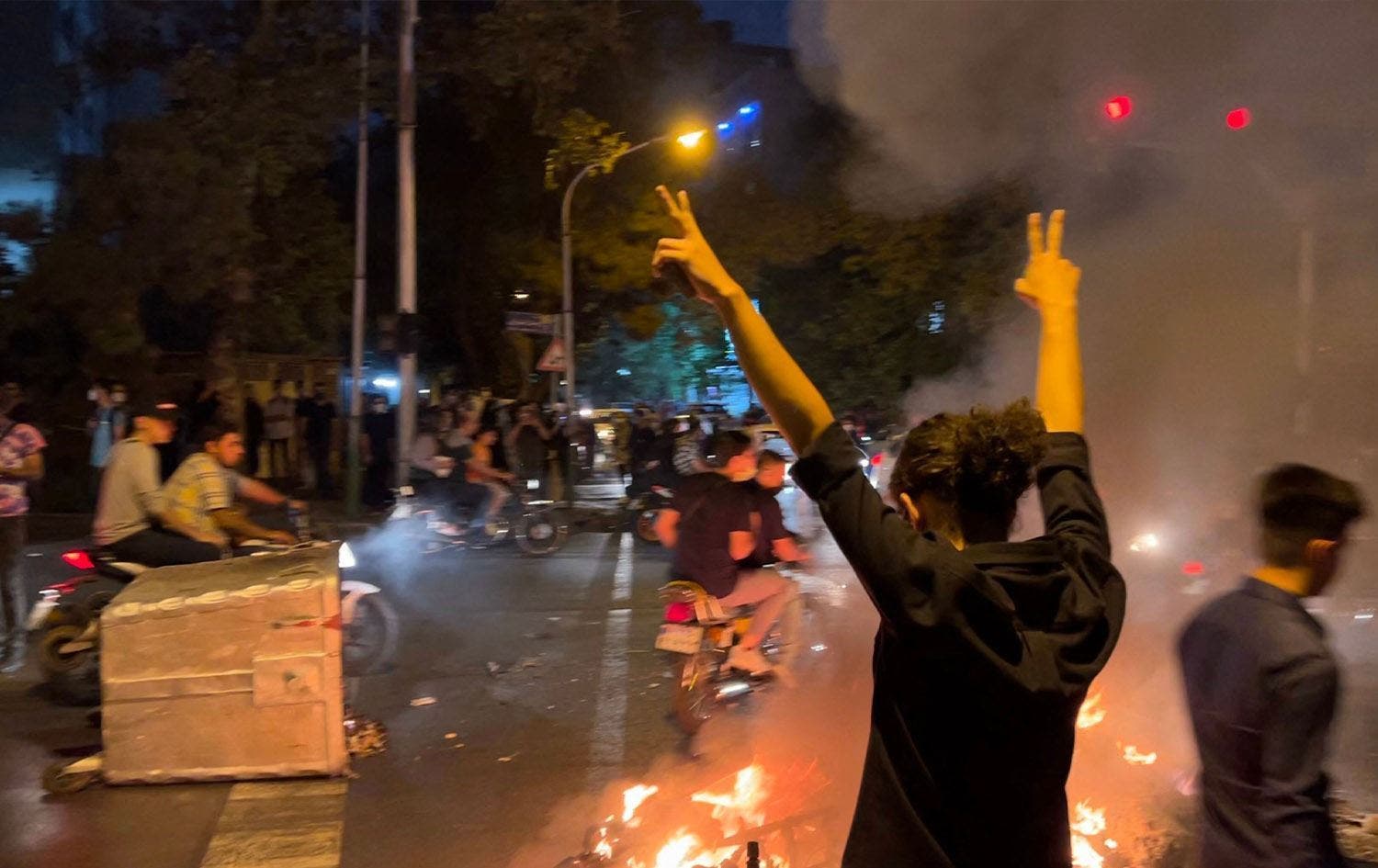 مسيرات غاضبة بإيران تطالب بإسقاط النظام القمعي و محاسبة رموزه