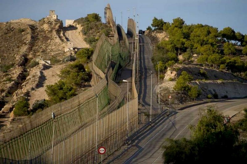 رصيف الصحافة: إسبانيا تشرع في تثبيت وتفعيل "الحدود الذكية" مع المغرب