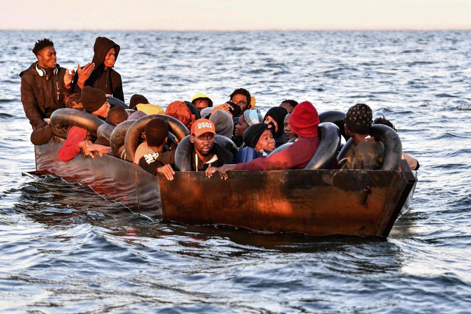 إنقاذ عشرات المهاجرين خلال محاولتهم العبور من المغرب إلى جزر الكناري